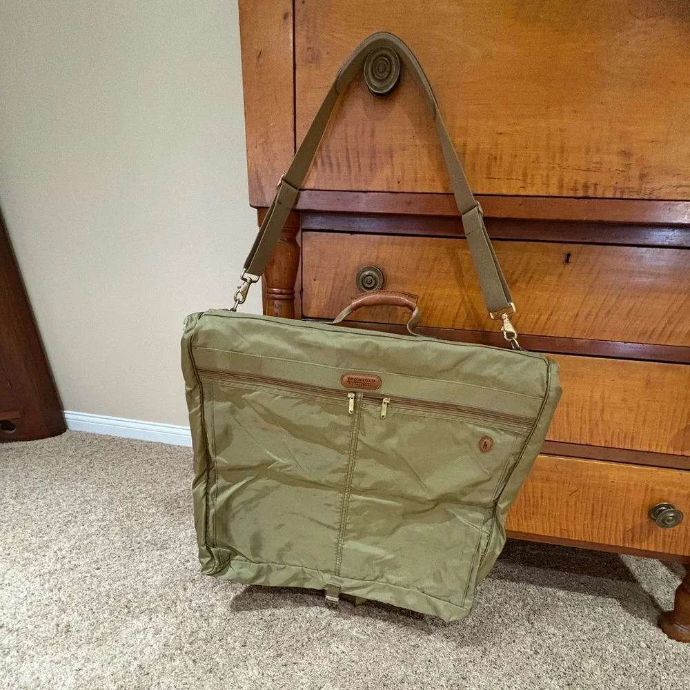 Brookfield by Hartmann Nylon Leather Trim Hanging Folding Garment Bag Travel